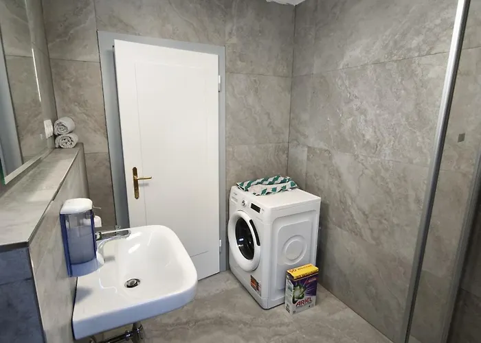 Quarto em Acomodações Particulares Quaint In Modern Flat *