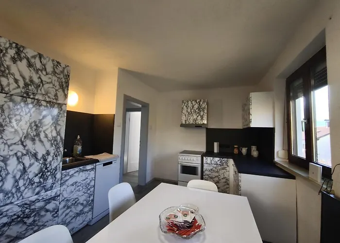 Quaint In Modern Flat *